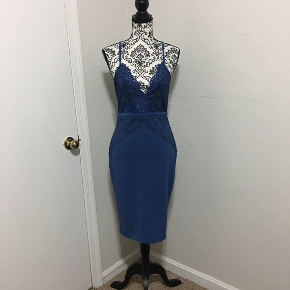 Iris lace dress